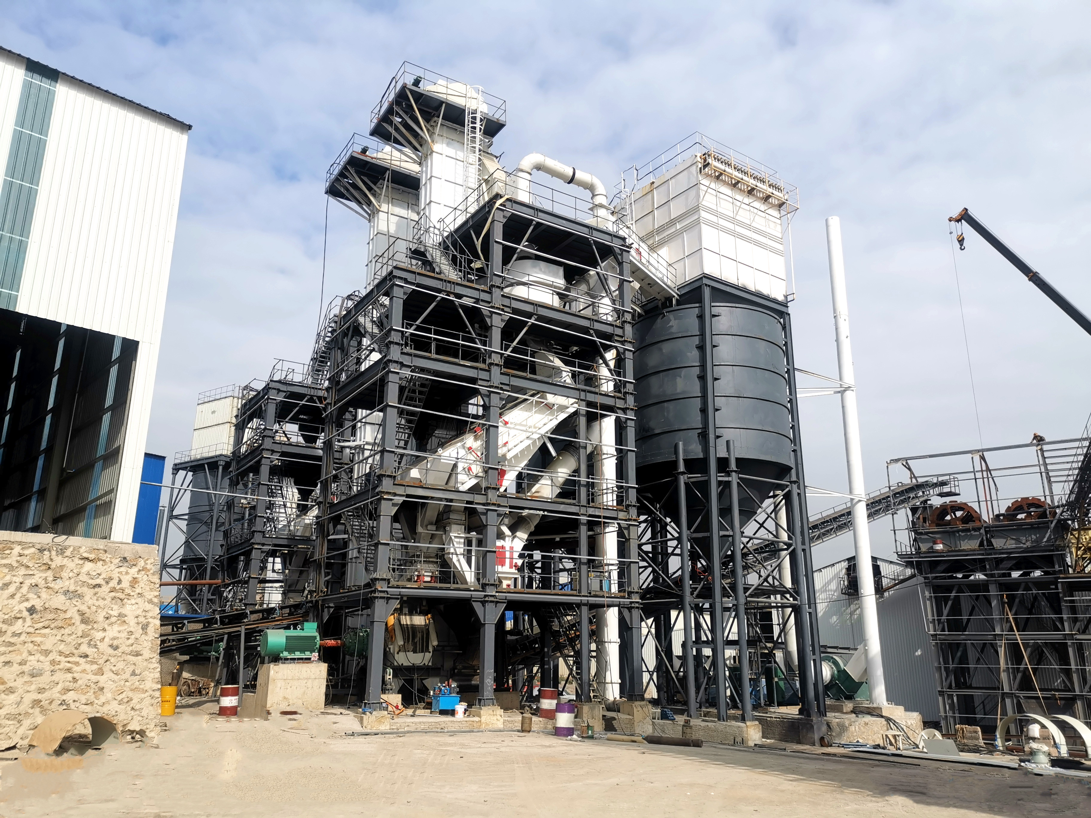 告別 “砂塵漫天”！綠色制砂樓憑這些優(yōu)勢，成為基建圈環(huán)保新標(biāo)桿
